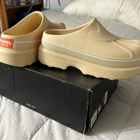 Sorel Caribou Clog (women’s) - Picture 6 of 9